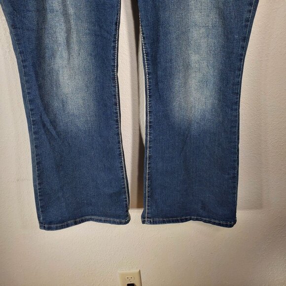 APT 9 Womens 18WS Bootcut Jeans Blue Denim With Embellished Back Pockets - Picture 8 of 12